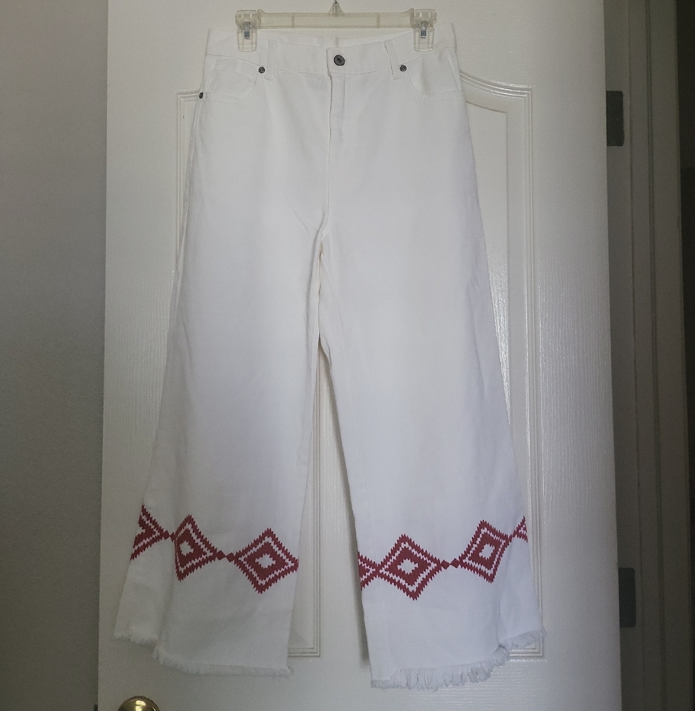 White Wide-Leg Crop Jeans with Red Geometric Hem Embroidery